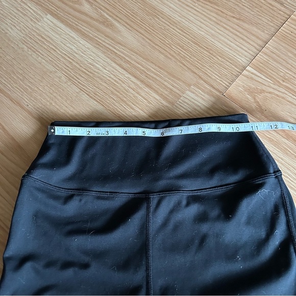 WeWoreWhat Black 6” Biker Shorts Small - Picture 4 of 9